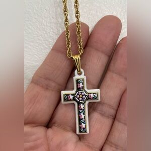 Vintage Avon Ceramic Cross Pendant Necklace Floral Gold Tone Flowers Easter Pink